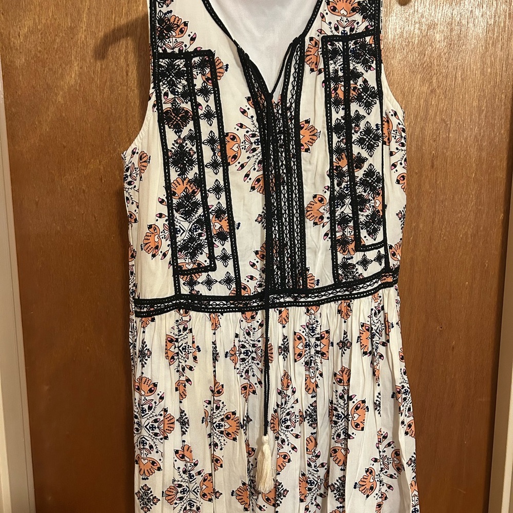Floral Sleeveless Dress with Black Lace Accents